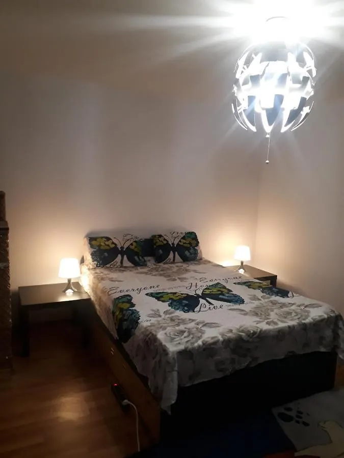 Tobyta Nu Primesc Santieristi Si Petrecareti Bucharest Romania